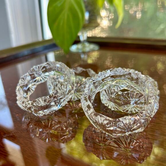 Vintage Clear Crystal Daisy & Button Design Napkin Rings Set of 4 - Picture 4 of 15